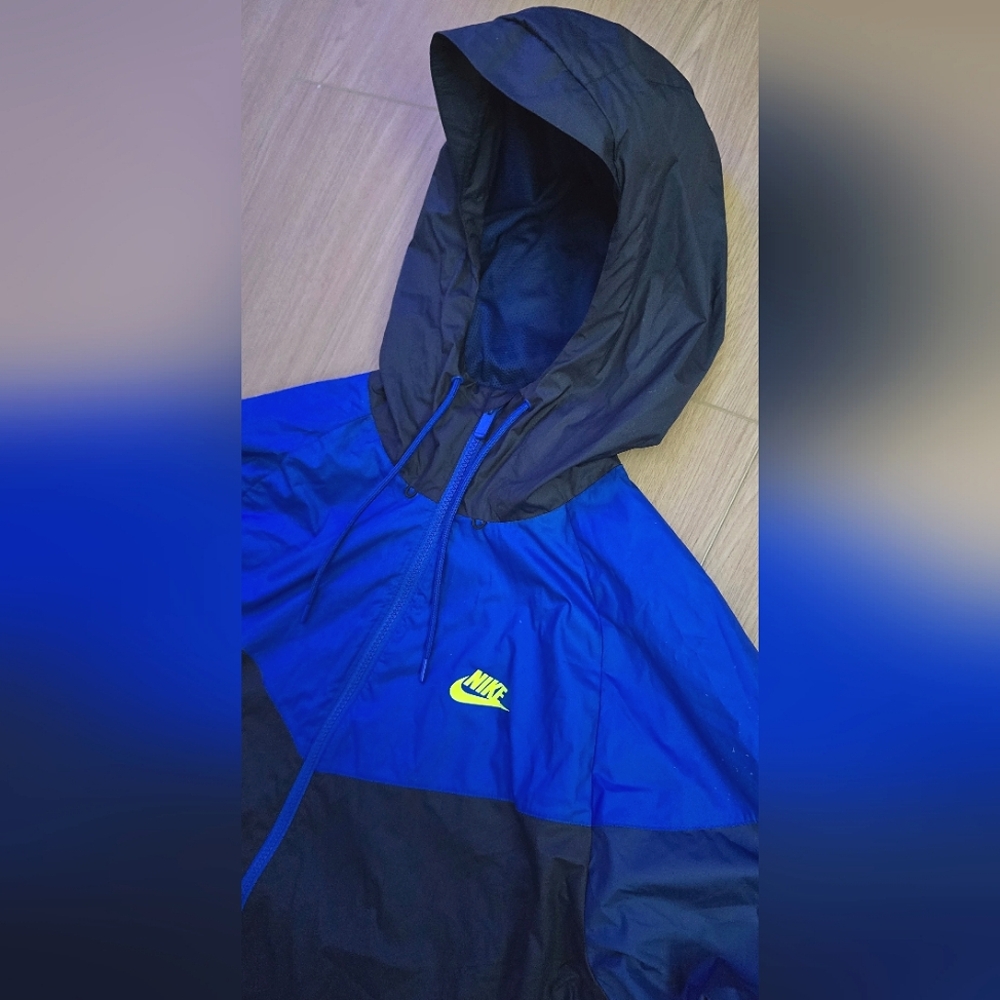 Nike Windrunner Jacket - image 4